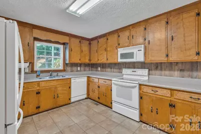 6762 US Highway 421 Highway N, Vilas, NC 28692 - Photo 24