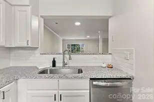 4210 Melrose Club Dr, Matthews, NC 28105 - Photo 8