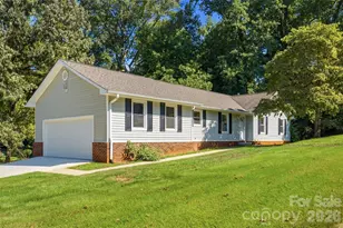 424 Holland Dr, Statesville, NC 28677 - Photo 1