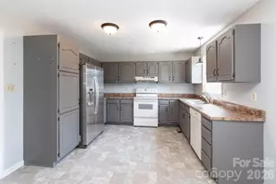751 Bryson Rd, Candler, NC 28715 - Photo 6