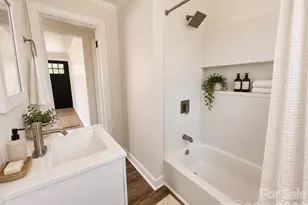 142 S Ervin Ave, Newton, NC 28658 - Photo 8