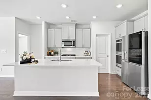 4405 Duplin Dr, Charlotte, NC 28214 - Photo 8