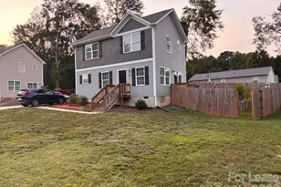 606 E Carpenter St, Dallas, NC 28034 - Photo 2