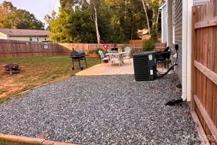 606 E Carpenter St, Dallas, NC 28034 - Photo 8