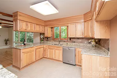 7400 Oakwood Lane, Charlotte, NC 28215 - Photo 18