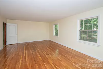 7400 Oakwood Lane, Charlotte, NC 28215 - Photo 14