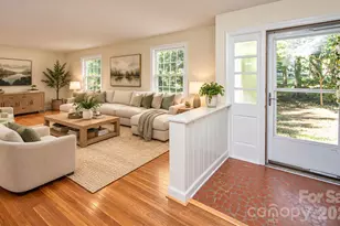 7400 Oakwood Ln, Charlotte, NC 28215 - Photo 10