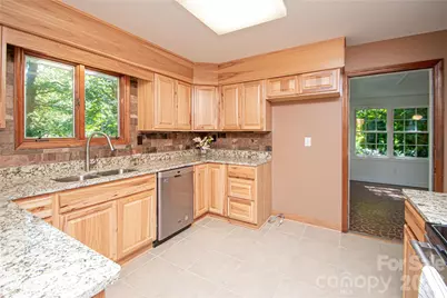 7400 Oakwood Lane, Charlotte, NC 28215 - Photo 16