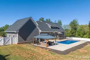 6 Leisure Cir, Granite Falls, NC 28630 - Photo 4