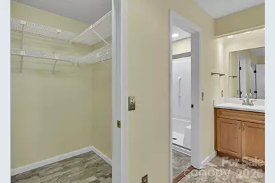 901 Red Oak Drive, Hendersonville, NC 28791 - Photo 32