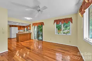 901 Red Oak Dr, Hendersonville, NC 28791 - Photo 22