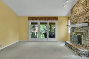 901 Red Oak Dr, Hendersonville, NC 28791 - Photo 6