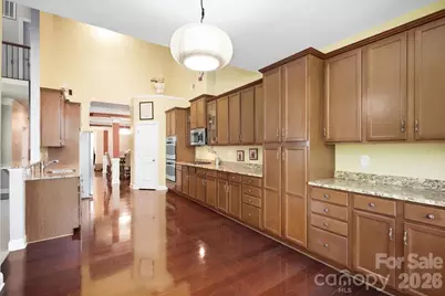 10110 Loch Lomond Drive, Charlotte, NC 28278 - Photo 10