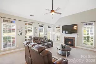 10110 Loch Lomond Dr, Charlotte, NC 28278 - Photo 14