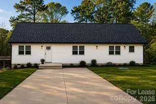 618 E Holly St, Dallas, NC 28034 - Photo 1