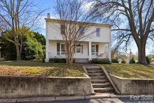 329 W Main St, Lincolnton, NC 28092 - Photo 1