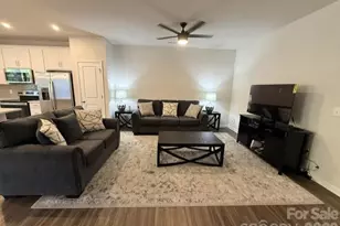 1027 Grays Ml Rd, Charlotte, NC 28215 - Photo 12