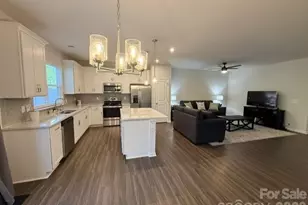 1027 Grays Ml Rd, Charlotte, NC 28215 - Photo 16