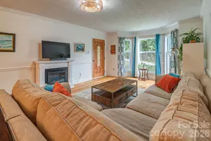 5 Parkway Creek Dr, Asheville, NC 28803 - Photo 8
