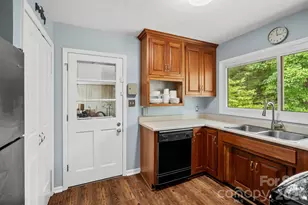 431 Pine Ridge Rd, Mars Hill, NC 28754 - Photo 10