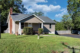 934 Fairview Dr SW, Lenoir, NC 28645 - Photo 1