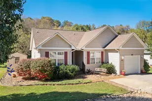 25 Village St, Clyde, NC 28721 - Photo 1