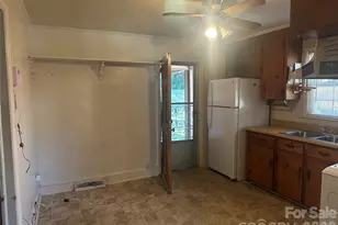 1435 Dean St, Charlotte, NC 28216 - Photo 6
