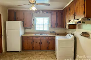 1435 Dean St, Charlotte, NC 28216 - Photo 8
