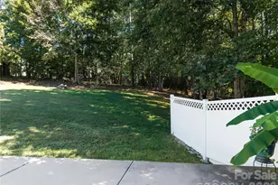 6391 Cathedral Dr, Hickory, NC 28601 - Photo 18
