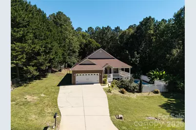6391 Cathedral Drive, Hickory, NC 28601 - Photo 8