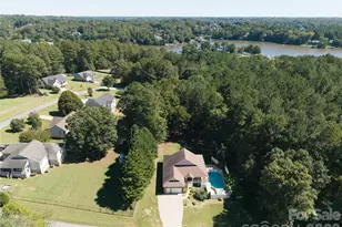 6391 Cathedral Dr, Hickory, NC 28601 - Photo 2
