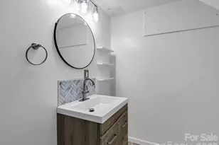697 Courtney Dr, Hendersonville, NC 28792 - Photo 20