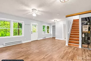 697 Courtney Dr, Hendersonville, NC 28792 - Photo 16