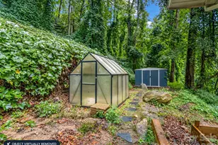 697 Courtney Dr, Hendersonville, NC 28792 - Photo 26