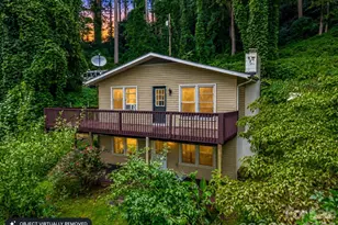 697 Courtney Dr, Hendersonville, NC 28792 - Photo 6