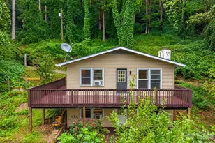 697 Courtney Dr, Hendersonville, NC 28792 - Photo 1
