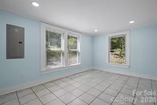 102 Lake Dr, Hickory, NC 28601 - Photo 10