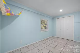 102 Lake Dr, Hickory, NC 28601 - Photo 12