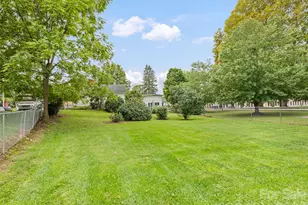 102 W Marshall St, Waynesville, NC 28786 - Photo 8