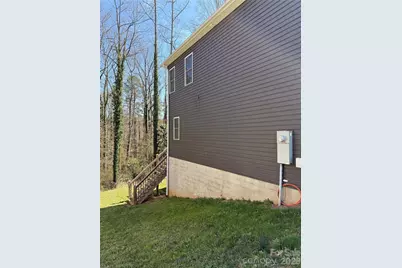1084 20th Street NE, Hickory, NC 28601 - Photo 2