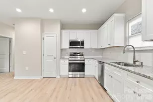 405 Baker St, Gastonia, NC 28052 - Photo 2