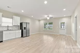 405 Baker St, Gastonia, NC 28052 - Photo 6