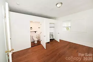 755 2nd Ave SW, Hickory, NC 28602 - Photo 2