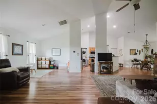 91 Crestview St, Canton, NC 28716 - Photo 10