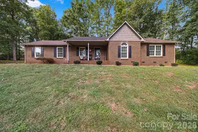 1636 Wellington Avenue, Newton, NC 28658 - Photo 1