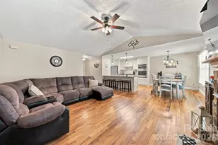 1636 Wellington Ave, Newton, NC 28658 - Photo 4