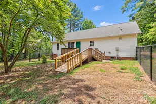 2017 Country Club Dr, Lancaster, SC 29720 - Photo 4