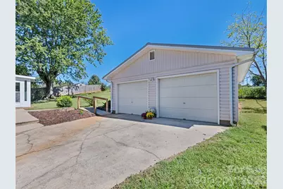 158 Candlelight Circle, Clyde, NC 28721 - Photo 4