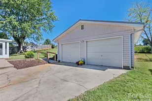 158 Candlelight Cir, Clyde, NC 28721 - Photo 4