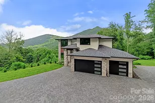 22 Chesten Mountain Dr, Asheville, NC 28803 - Photo 2